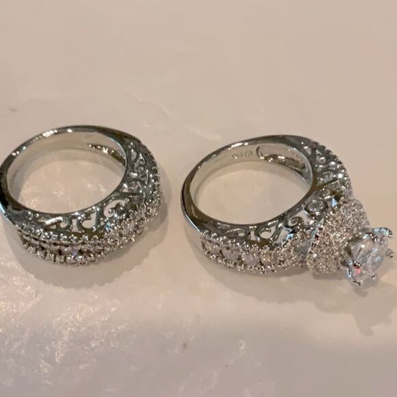 Stunning Wedding Set - Picture 3 of 10